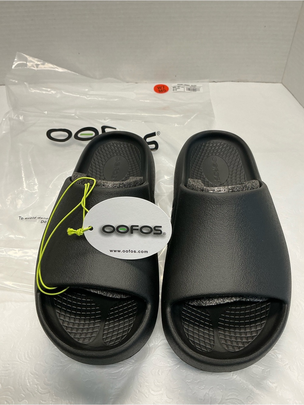 OOFOS Black Foam Slide Sandals BRAND NEW NEVER USED